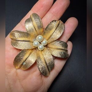 Vintage Gold Tone Floral Brooch w/ Faux Pearls, Large Statement Pin
